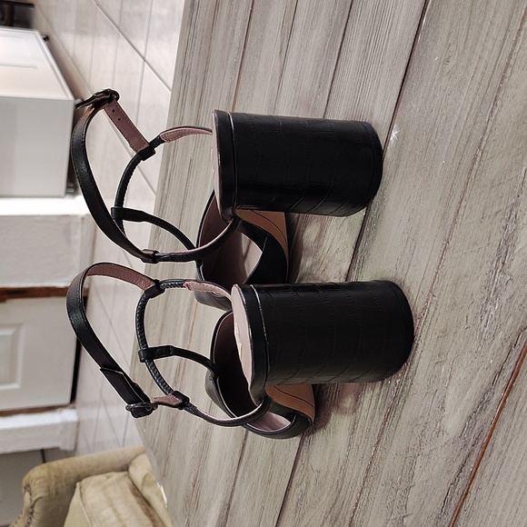 Deltan Pointed Toe Leather Heels In Black Size Women's 10 - Picture 9 of 13